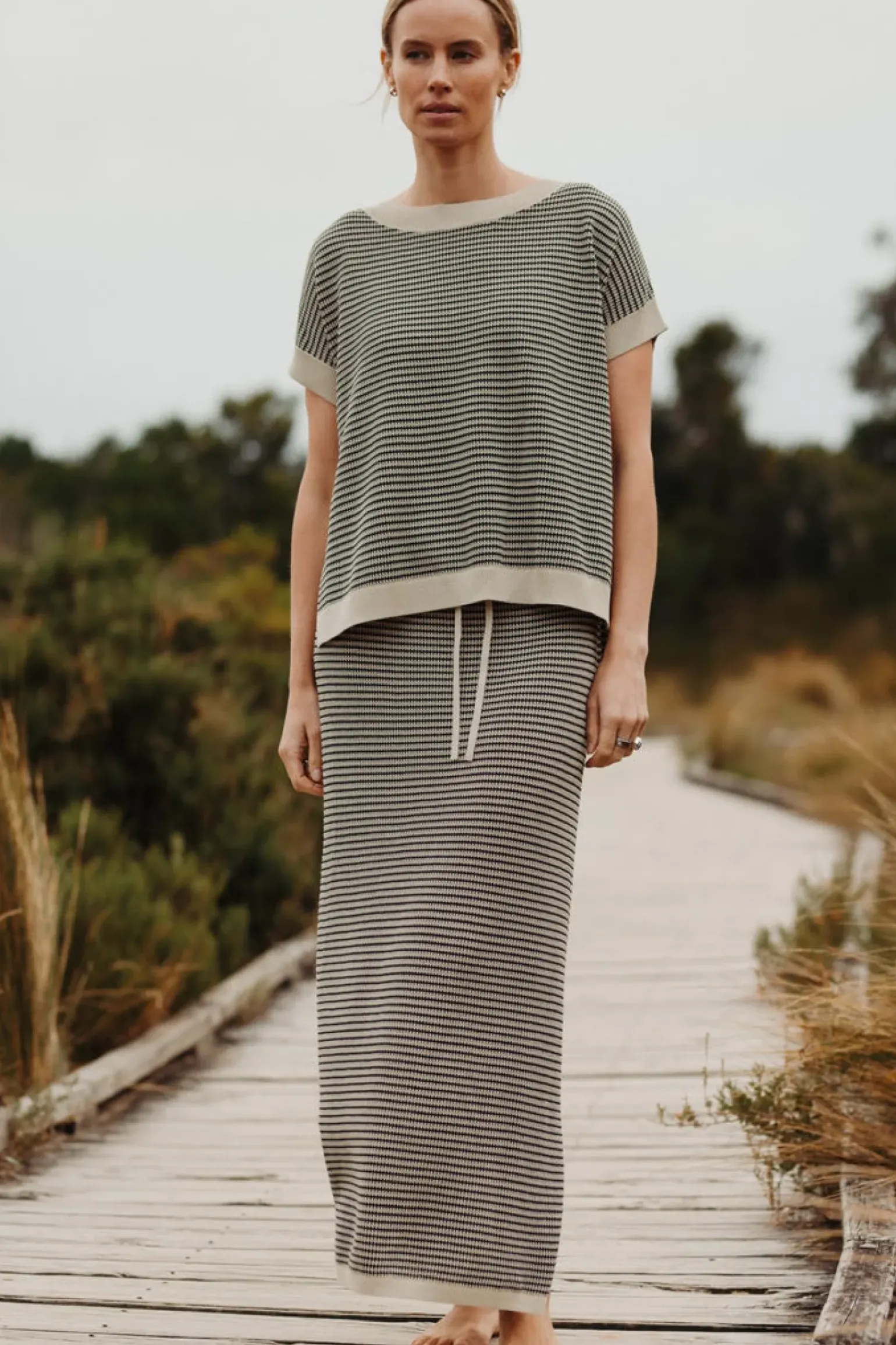 Talamaya Lattice Short Sleeve Pullover - Washed Black & Soft Gold